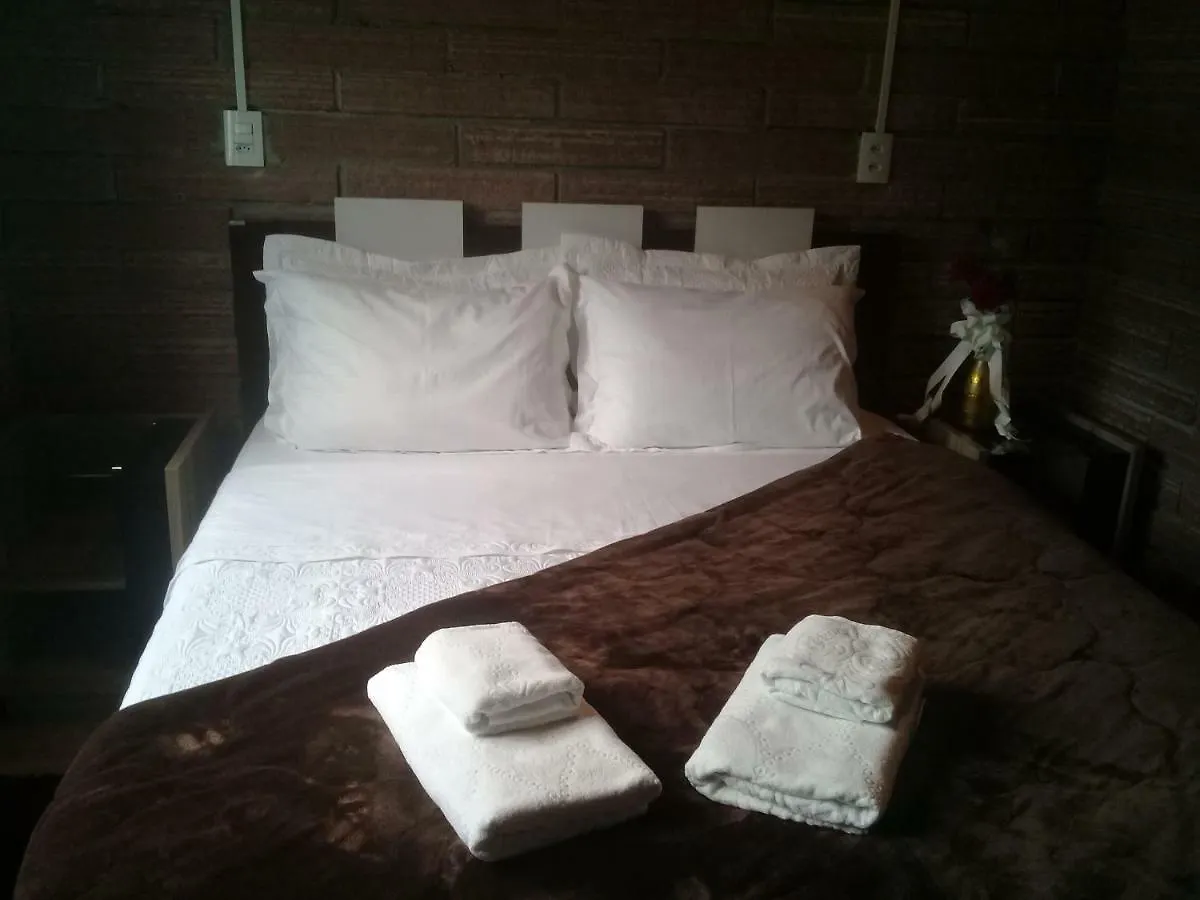 برايا جراندي Chale E Resort Vale Dos Canyons بيت خشبي